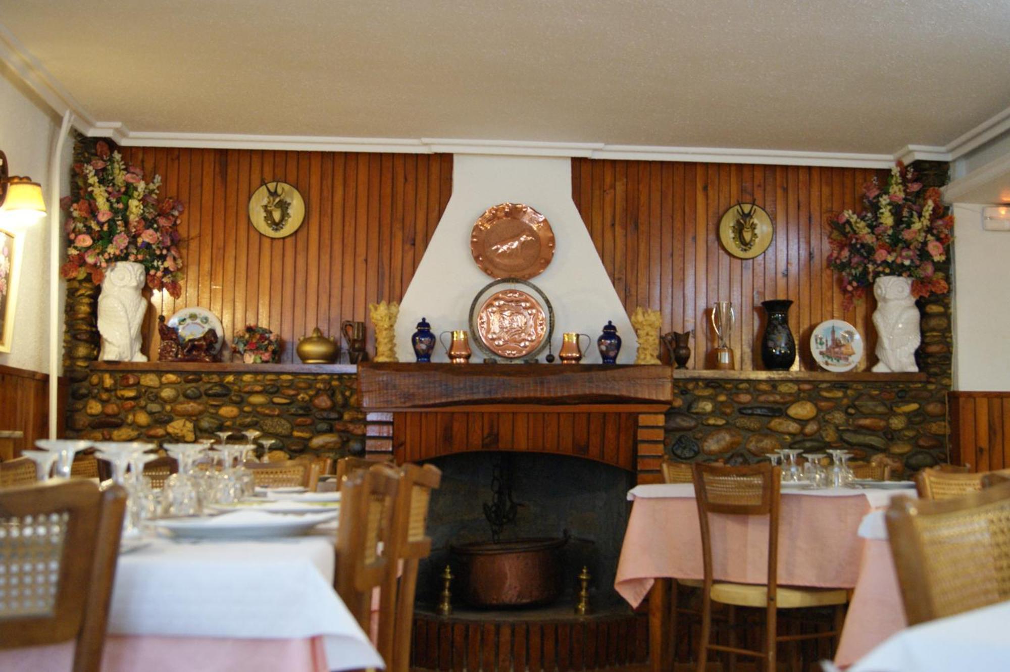 Hostal Pirineos Meliz Bielsa Luaran gambar